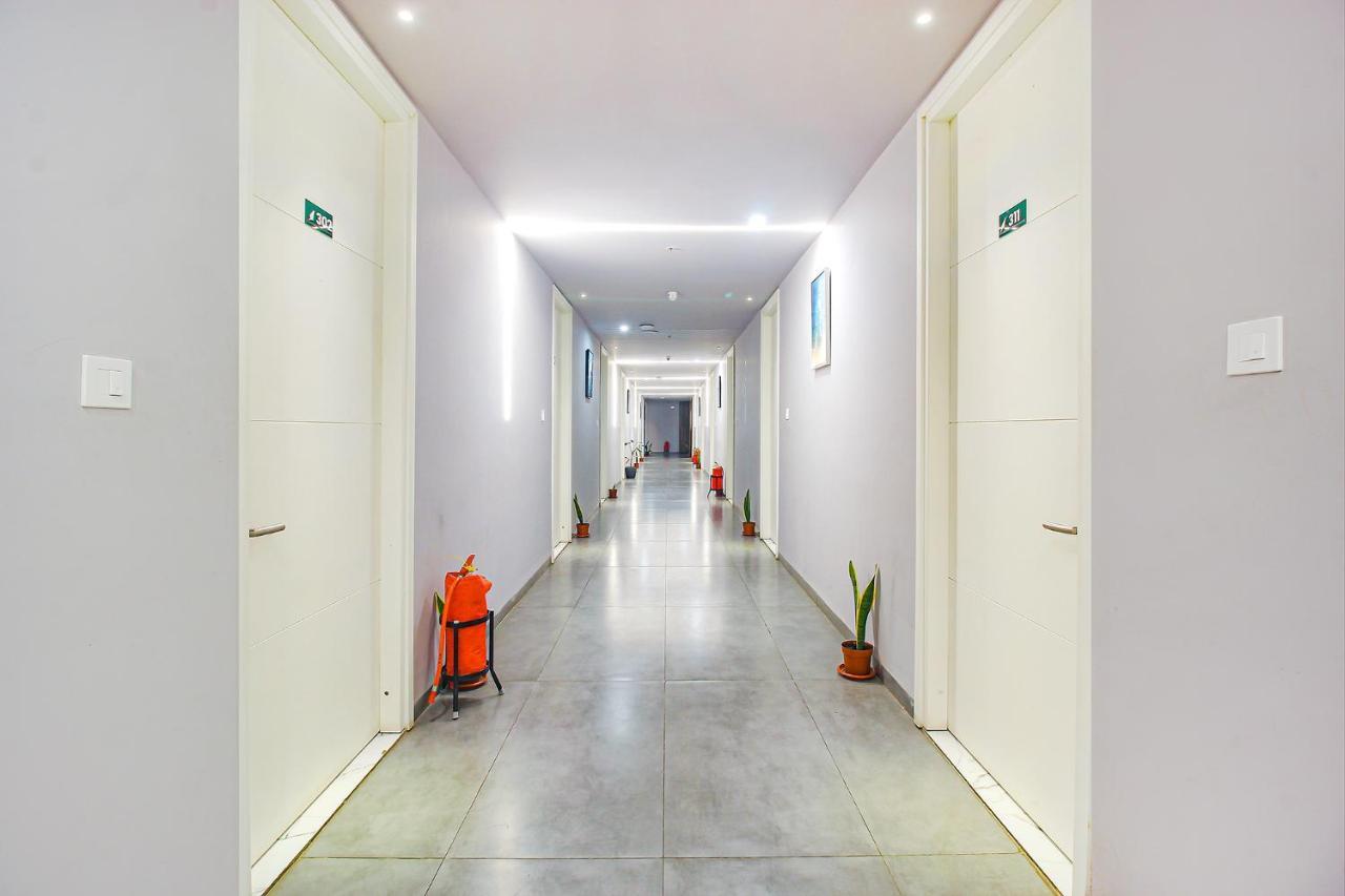 Fabhotel Ssr Fern Suites - 100M From Gsm Mall Madeenaguda Lingampalli Exterior photo