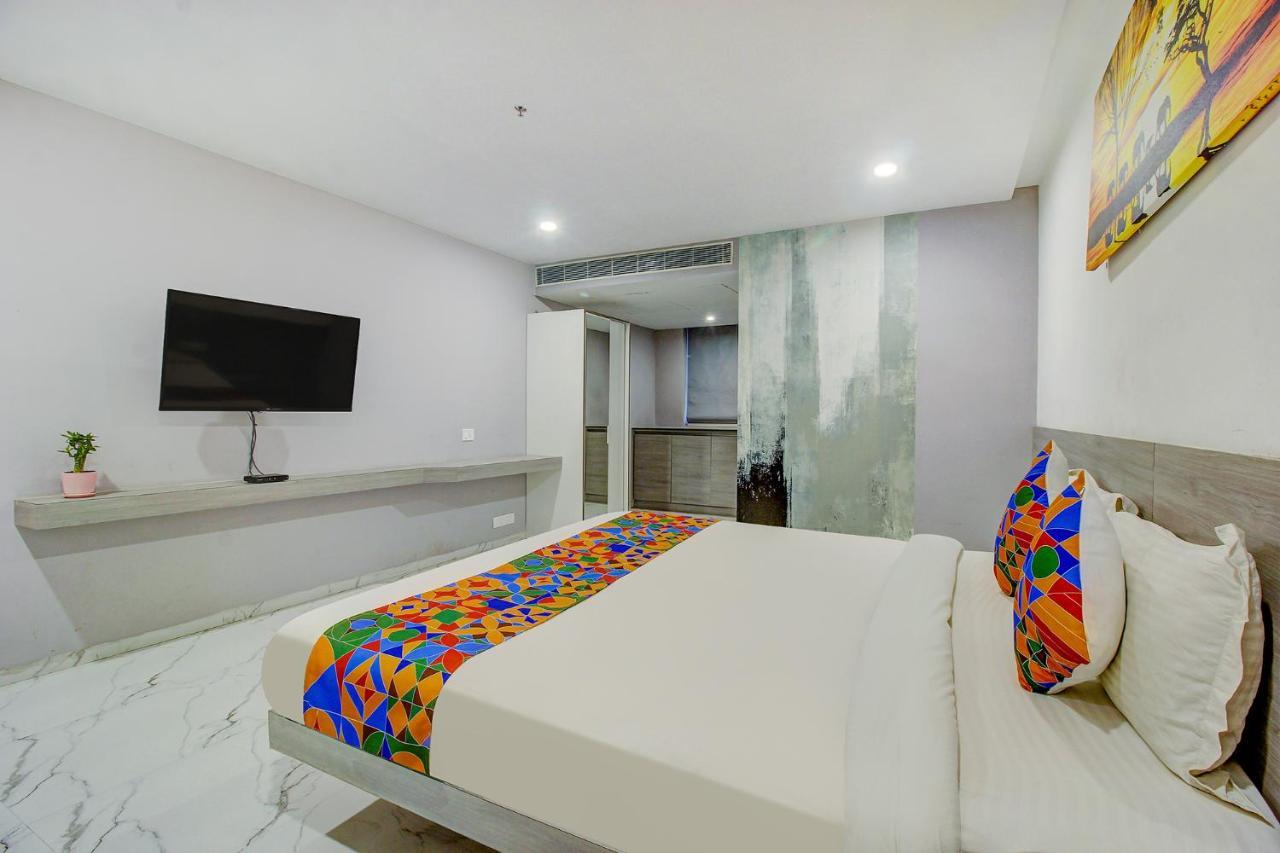 Fabhotel Ssr Fern Suites - 100M From Gsm Mall Madeenaguda Lingampalli Exterior photo
