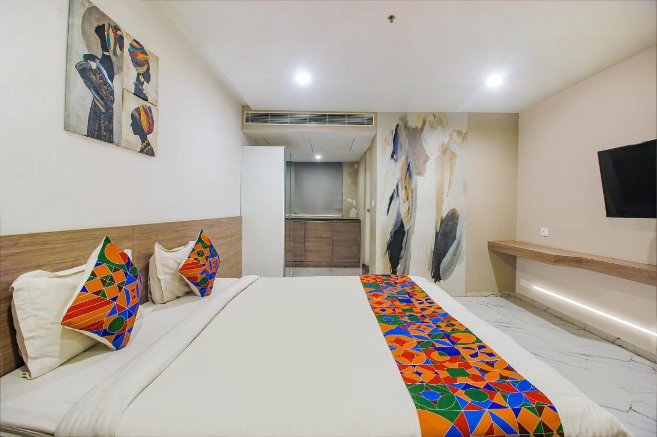 Fabhotel Ssr Fern Suites - 100M From Gsm Mall Madeenaguda Lingampalli Exterior photo