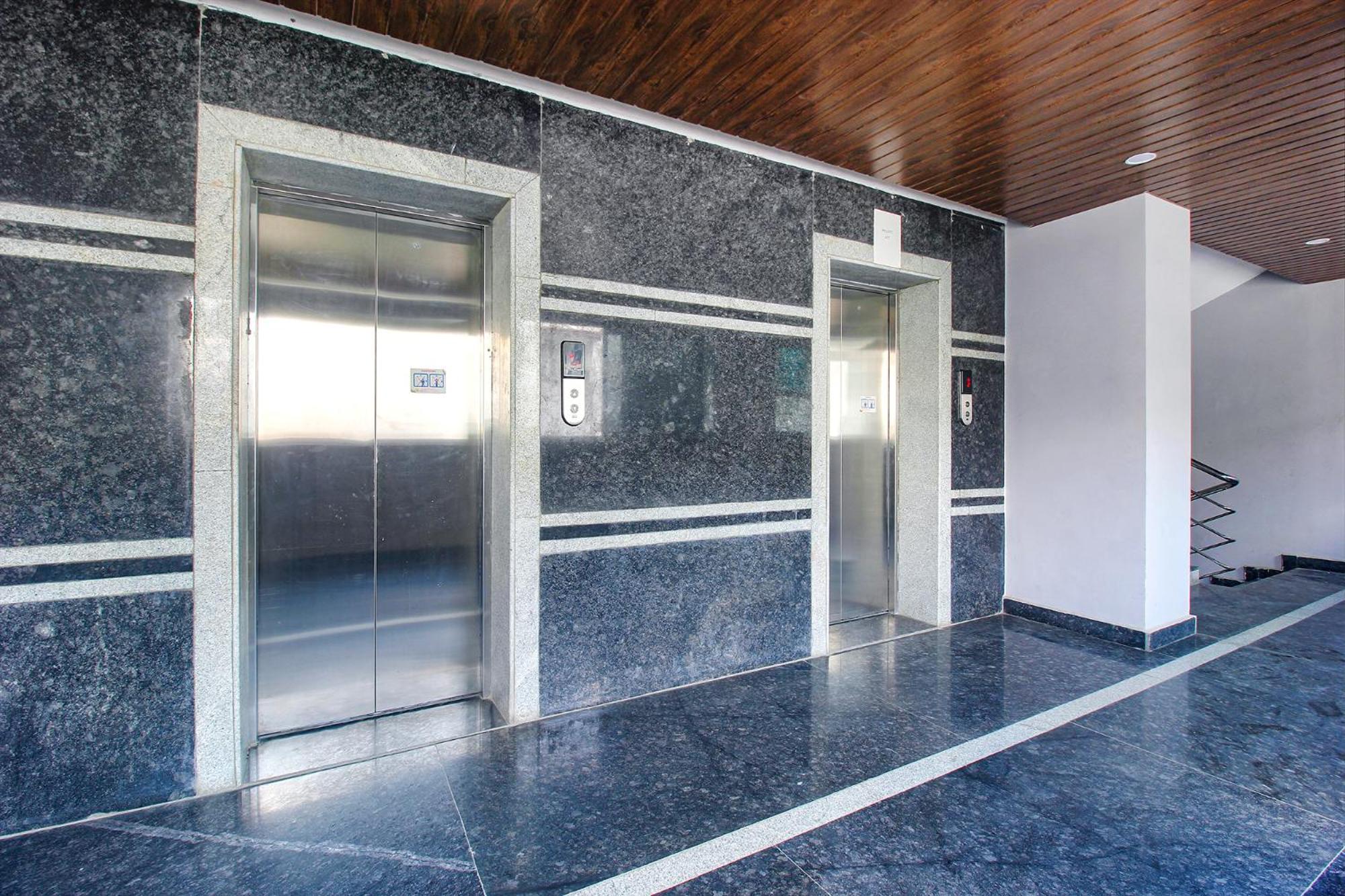 Fabhotel Ssr Fern Suites - 100M From Gsm Mall Madeenaguda Lingampalli Exterior photo